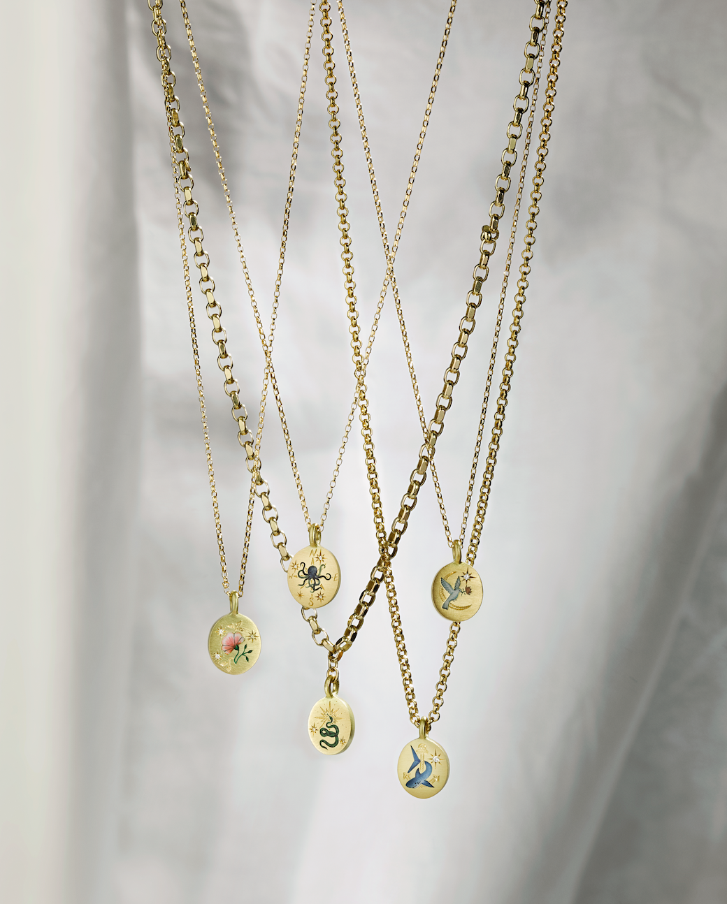 Wild Daisies Necklace (18K Gold Plated, Hypoallergenic & Anti-Tarnish) –  Dorada Jewellery
